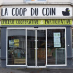 Facade de la coop du coin, épicerie associative qui propose la vente en vrac