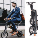 Une forme de mobilité originale : un mini scooter électrique, petites roues, très compact une fois plié
